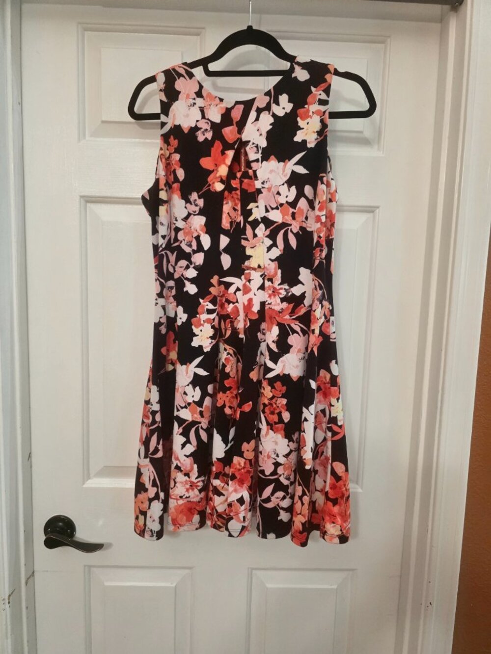 Dress Barn Fit & Flare Floral Dress with key-hole - Picture 5 of 5